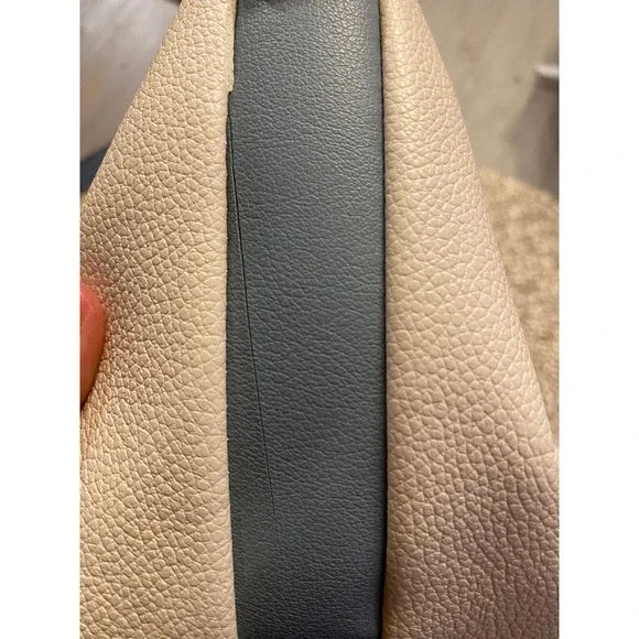 Adrienne Vittadini Two-Tone Light Gray Crossbody Bag with Dark Gray Trim - Picture 6 of 13